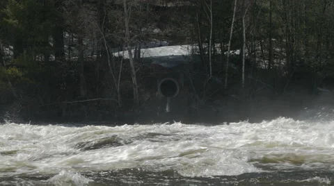 4K - Canal going in water Video stock 62332685