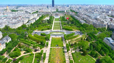 4K Champ de Mars Park and City of Paris, Eiffel Tower, France Video stock 64781650