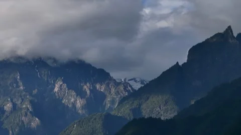 4K Cinematic Nature B-Roll: Epic Sunsets, Barren Mountains &amp;amp; Green Peaks 库存影片 336867371