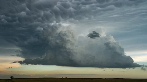 4K Cinematic Storm Developing Under Mammatus Timelapse - Long-duration, Prores Video stock 317661278