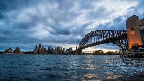 4K Cinematic Sunset Time Lapse Footage of Sydney Harbour Bridge in Australia Vidéo 103542529