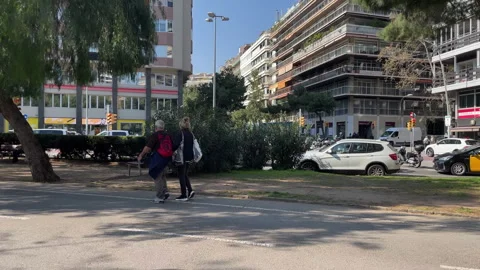 4K City walking in Barcelona 스톡 동영상 337138321