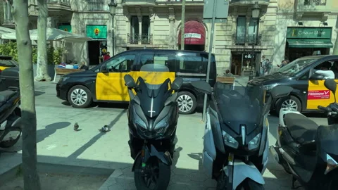 4K City walking in Barcelona 스톡 동영상 339180909