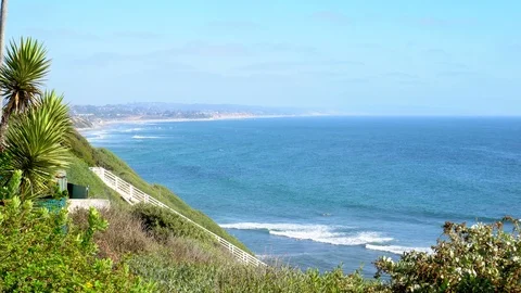 4K cliff side view of Encinitas Swami's beach in Southern California Stock Footage 86139857
