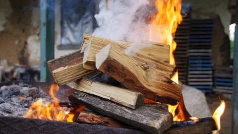 4K the close up shot of burning logs in the fireplace Stock-Footage 97523984