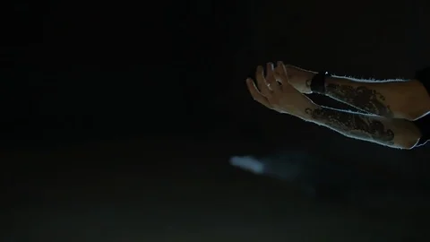 4K Close up shot of hands with tattoos making dancing movements Vidéo 102562209