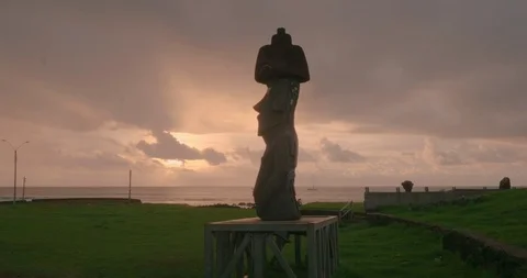 4K Close shot of Moai statue at sunset, Easter Island Stock-Footage 96525855