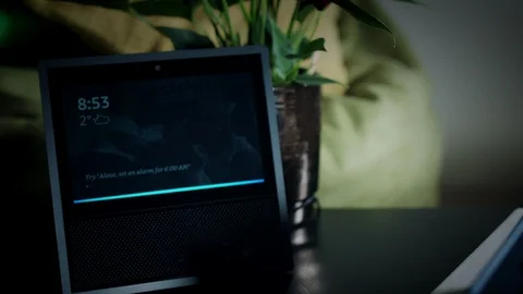 4K Close-Up Of Smart Home Device Showing Weather Vídeos de archivo 86026451