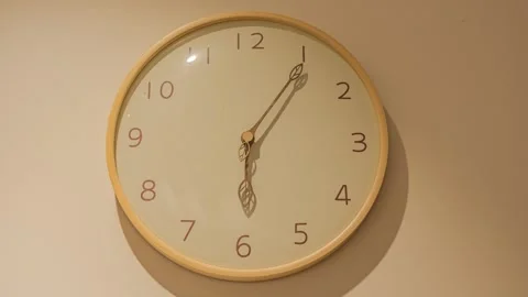 4K Close Up Time Lapse Clock Ticking 스톡 동영상 347345635