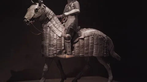 4k, Close-up view of medieval knight and horse armor, at the Louvre Abu Dhabi 스톡 동영상 274998785