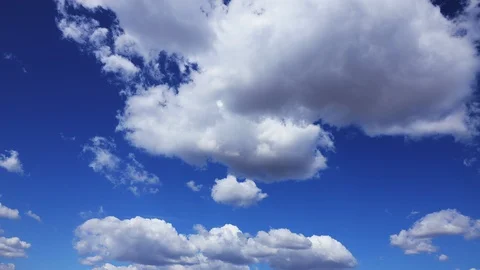 4K clouds moving slow - timelapse Video stock 128969479