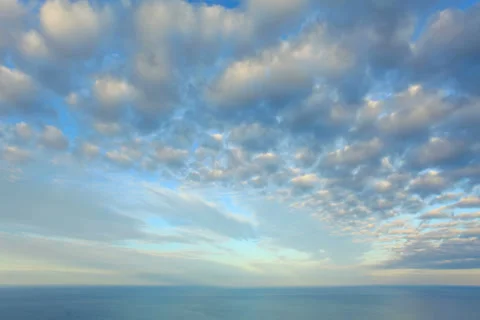 4K. Cloudy sky over the sea (Time Lapse). FULL HD, 4096x2730. Video stock 32292886