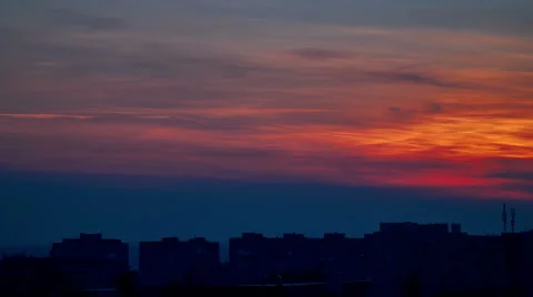 4K. Colored sun sets on the horizon. Time-lapse. 스톡 동영상 61089350