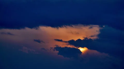 4K. Colored sun sets on the horizon. Time-lapse. 스톡 동영상 61089500