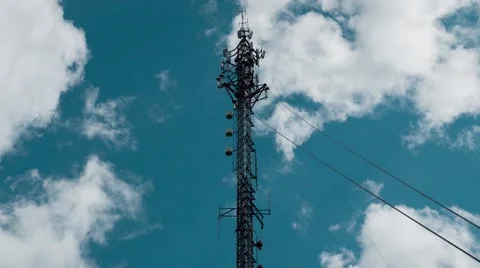 4k - Communication antenna timelapse with clouds Vídeo Stock 52942843