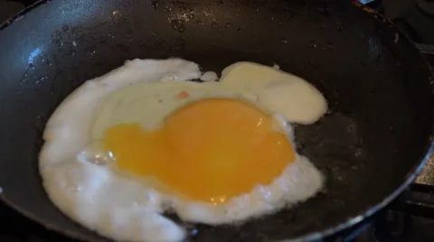 4k cooking egg time lapse Stock Footage 45722628