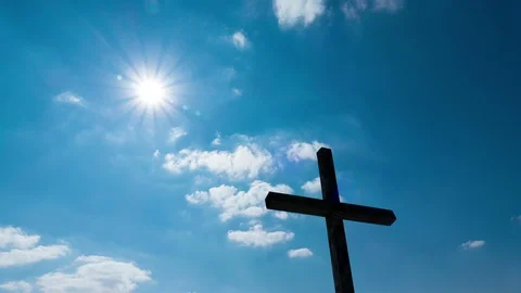 4K. Cross and  sun  with clouds Timelapse. Blue sky Stockbeeldmateriaal 88213472
