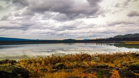 4K Davis Lake Bend OR Vídeos de archivo 70843123
