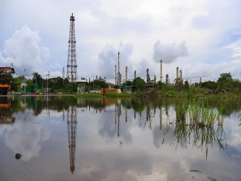 4K Day to Night Time lapse : Bangchak Petroleum's oil refinery Stock Footage 76240076