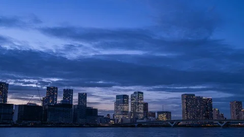 4K Day To Night Time Lapse Of Tokyo Cityscape Video stock 113117868