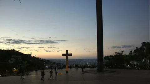 4K day to night time lapse transition of Praça do Papa square in Belo Horiozonte Stock Footage 113301481