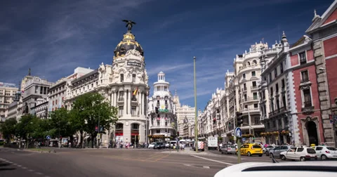 4K Day time lapse of the Edificio Metropolis, Madrid, Spain 库存影片 39303138