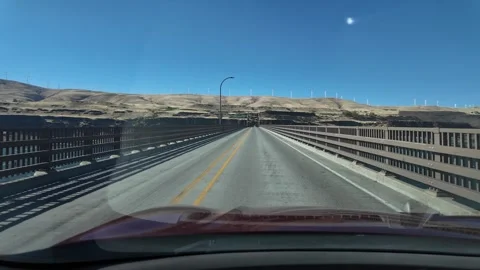 4K driver's point of view crossing Sam Hill Memorial Bridge on Columbia River Видео 341741551