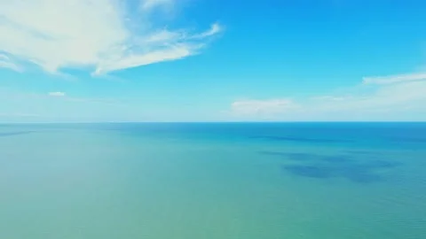 4K drone aerial view of beautiful ocean waves Video stock 201899751
