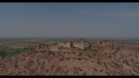 4K Drone Aerial View Of Konkad Fort Tonk - 7 Century Old Heritage Fort Ruins Vídeos de archivo 345218764