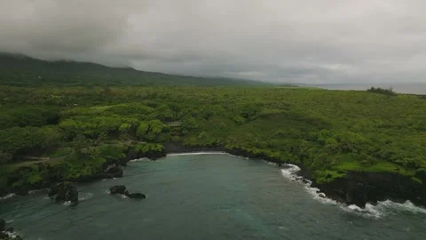 4k Drone of Black Sand Beach in Maui, Hawaii 6 Video stock 240498456