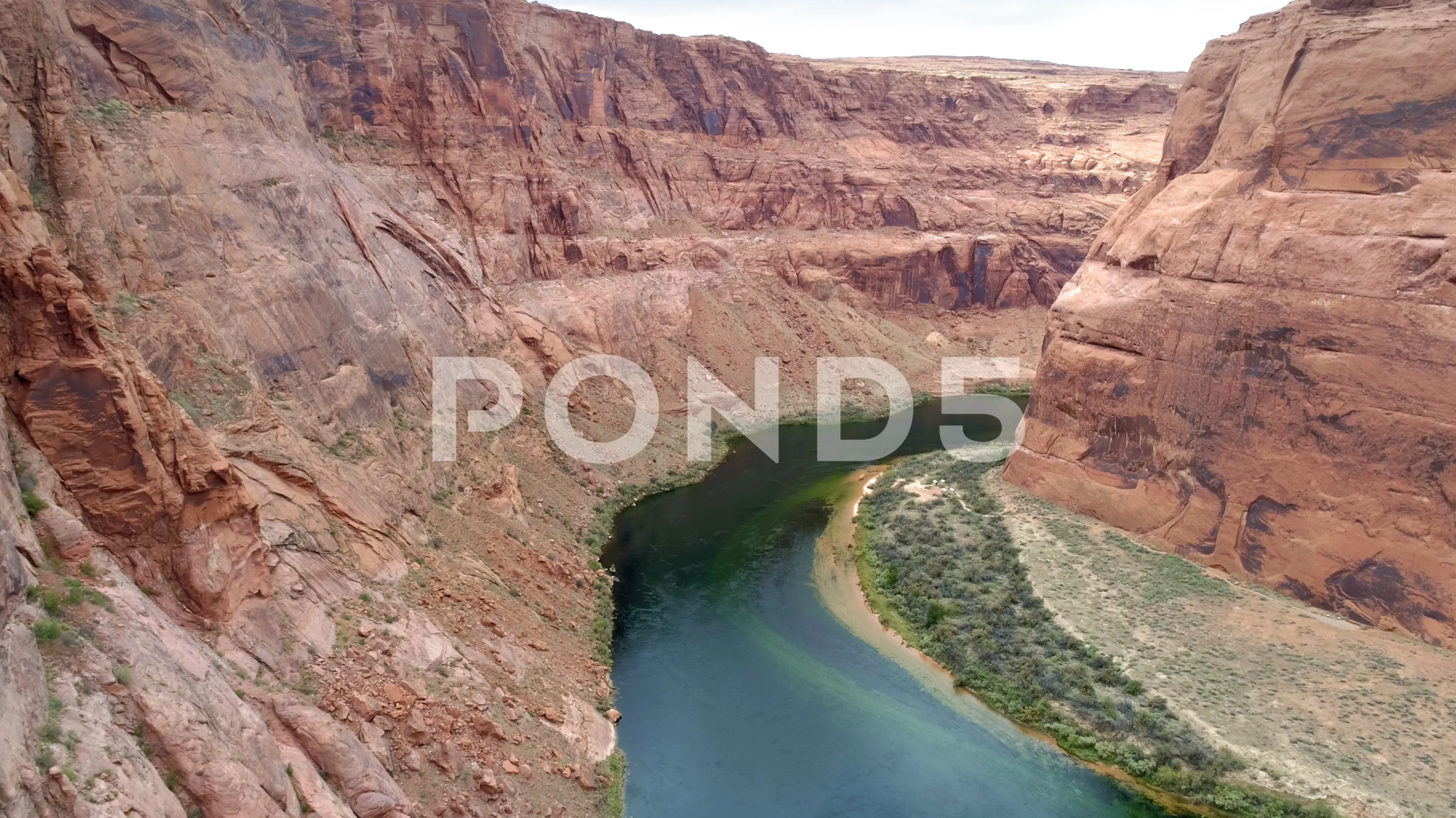 præst Slik anmodning 4K drone flying in the beautiful deep re... | Stock Video | Pond5
