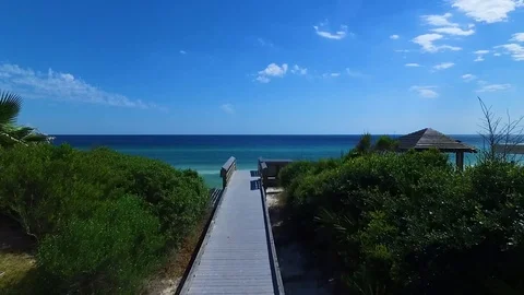 4K Drone Flying Out Over Beach Access to Ocean Vidéo 109229988