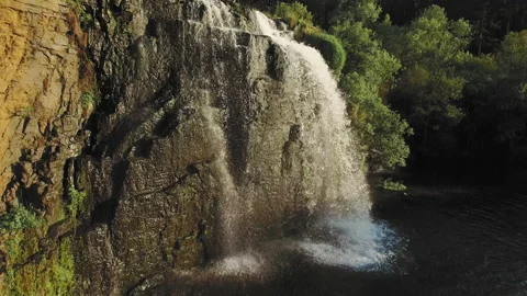 4k Drone footage of cascading waterfall in South Africa. Vídeo Stock 199619101