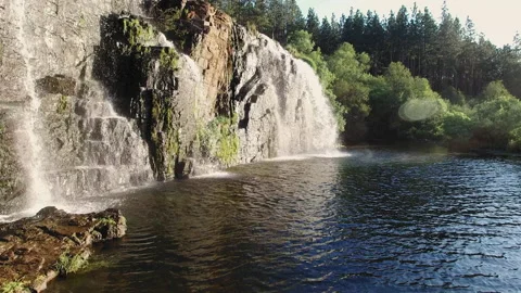 4k Drone footage of cascading waterfall in South Africa. 库存影片 199619623