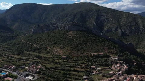 4K drone footage of climbing spots neraby Coll de Nargo in Catalonia, Spain Видео 344543103