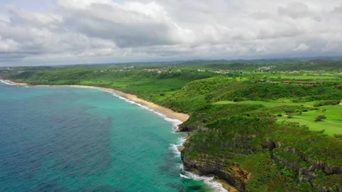 4K Drone Footage Flying High Above Puerto Rico’s Wild Tropical Beach and Cliffs Vidéo 301734465