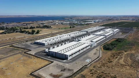 4k drone footage of a massive data center cloud service in Boardman, Oregon, USA Stock Footage 341390374