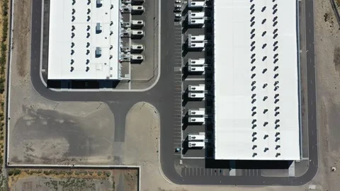 4k drone footage of a massive data center cloud service in Boardman, Oregon, USA Stock-Footage 341390393