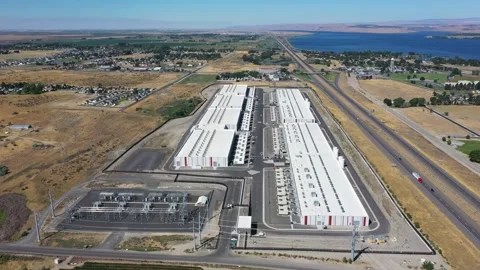 4k drone footage of a massive data center cloud service in Boardman, Oregon, USA 库存影片 341391298