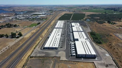 4k drone footage of a massive data center cloud service in Boardman, Oregon, USA Stock Footage 341391568