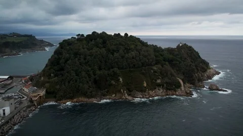 4K drone footage of San Anton mounatin in Getaria village, Basque Country Stock-Footage 344540428