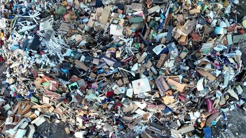 4k Drone Footage of a Trash Pile at a Waste Disposal Site 스톡 동영상 286161553