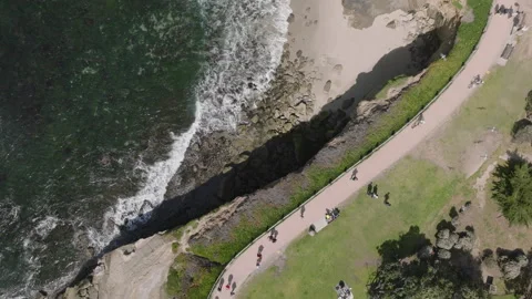 4k Drone La Jolla CLiffs and Beach 스톡 동영상 240346087