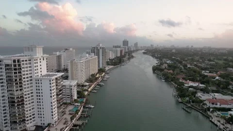 4K Drone Lifting over the Water in South Beach, Miami Stock Footage 233020295