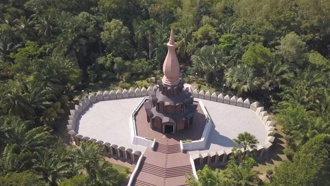 4K Drone Point of Interest the Achan Fan Acharo Museum, Phan Na, Phanna Nikho 動画素材 90679007