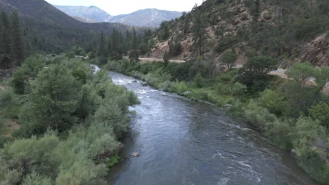 4K Drone Rafting Down the Klamath River Stock-Footage 314799031