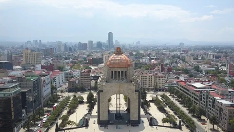 4k Drone of the Revolution Monument Structure in Mexico City's Business District 스톡 동영상 89740219
