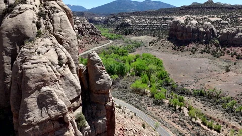 4K Drone Rounding the Round Cliffs Near Hog Canyon on Utah 211 Vídeo Stock 313658688
