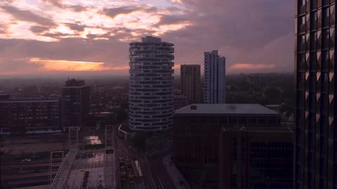 4K Drone Time lapse of the Bustling East Croydon Train Station During the B.. Vídeos de archivo 247593862