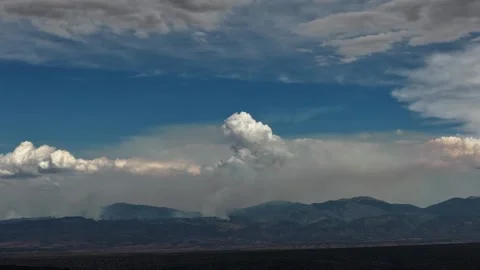 4K Drone Timelapse Of Single Wildfire Smoke Plume By Mt Baldy Видео 344951333